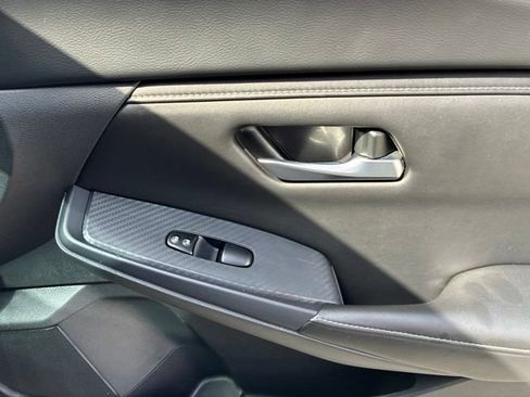 Used 2024 Nissan Sentra SV FWD image 14