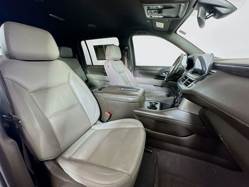 Used 2021 Chevrolet Suburban Z71 w/ Z71 Off-Road Package image 12