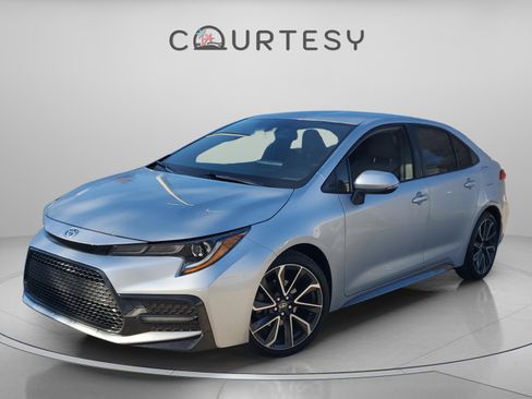 Used 2022 Toyota Corolla SE image 1