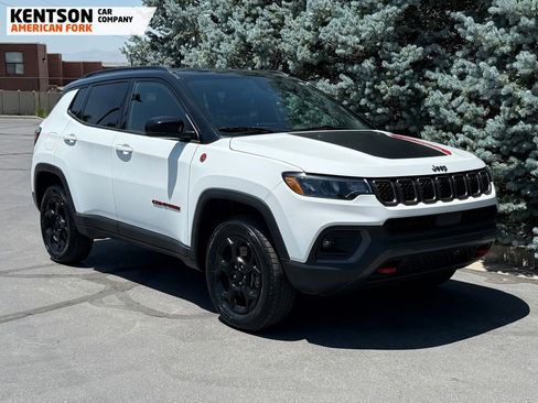 Used 2023 Jeep Compass Trailhawk image 13