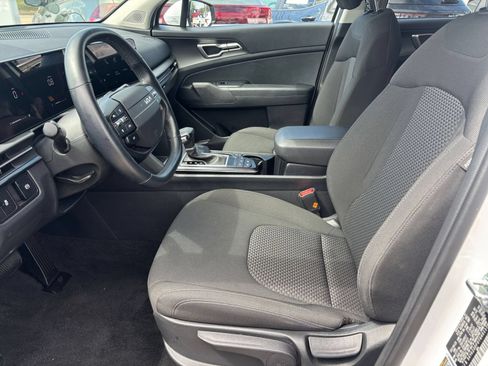 Used 2026 Kia Sportage LX FWD image 25