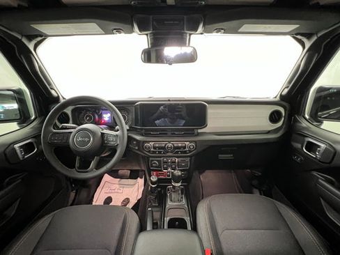 Used 2024 Jeep Wrangler Willys image 9