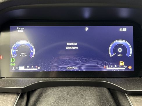 Used 2023 Jeep Grand Cherokee Limited w/ Black Appearance Package image 9