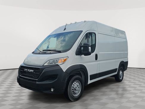 Used 2025 RAM ProMaster 2500 w/ Convenience Group FWD image 4