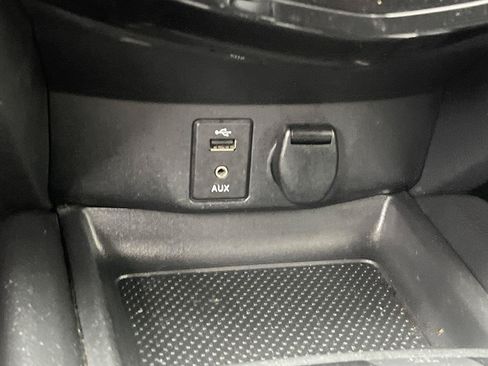 Used 2015 Nissan Rogue SV AWD/4WD image 18