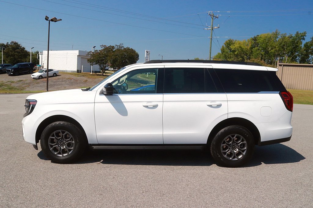 Used 2025 Ford Expedition Active RWD image 4
