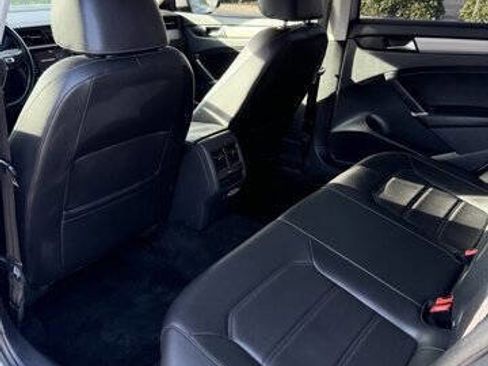 Used 2020 Volkswagen Passat 2.0T SE image 22