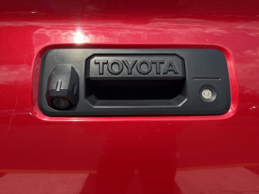 Used 2016 Toyota Tacoma SR5 w/ Towing Package AWD/4WD image 12
