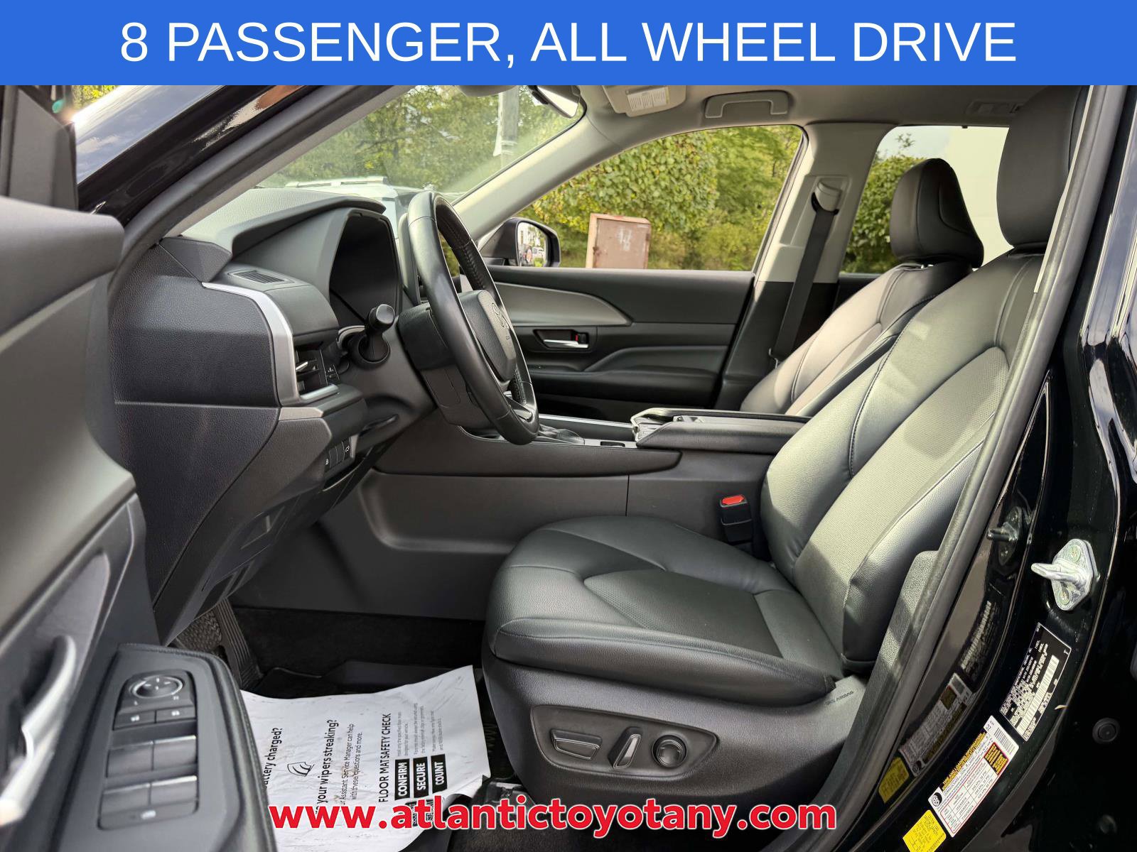 Used 2024 Toyota Grand Highlander AWD image 13