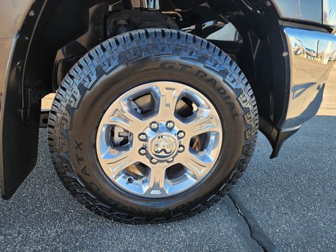 Used 2021 RAM 2500 Tradesman w/ Chrome Appearance Group image 12