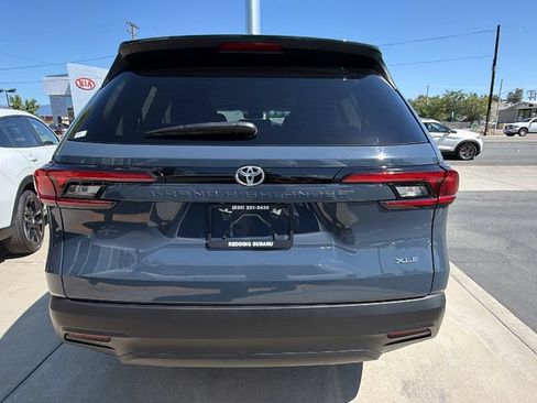 Used 2025 Toyota Grand Highlander FWD image 5