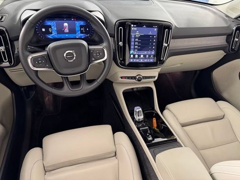 Certified 2025 Volvo XC40 B5 Plus AWD/4WD image 15