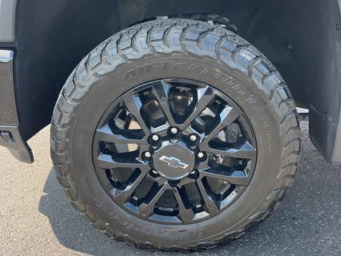Used 2025 Chevrolet Silverado 2500 LTZ w/ Trail Boss Package AWD/4WD image 14