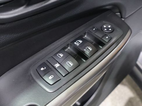 Used 2019 Jeep Cherokee Limited AWD/4WD image 14