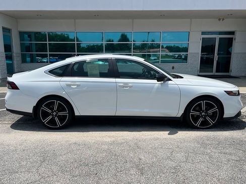 Used 2024 Honda Accord Sport image 3