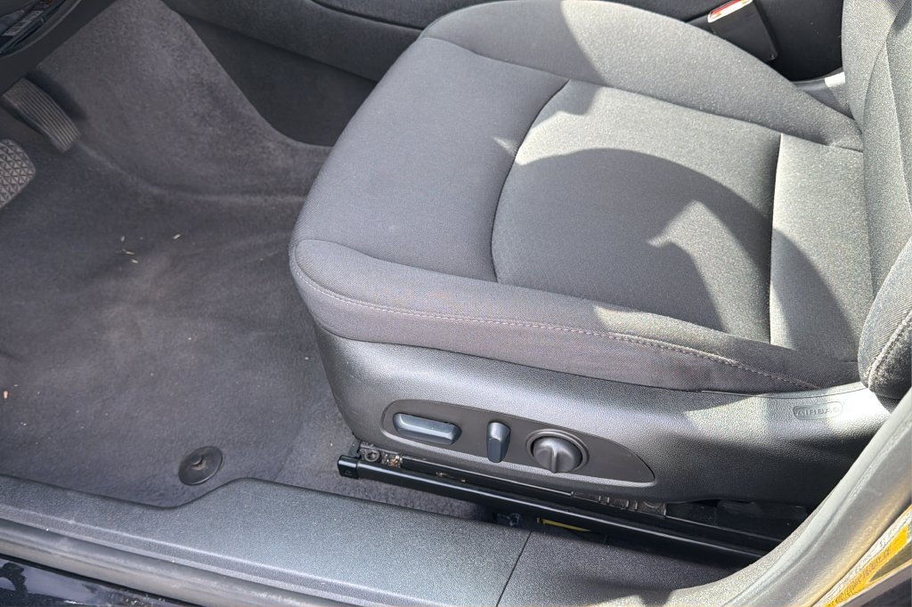 Used 2024 Chevrolet Malibu LT FWD image 19
