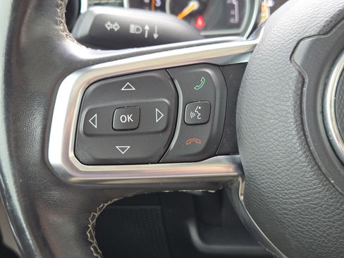 Used 2018 Jeep Wrangler Unlimited Sahara AWD/4WD image 28
