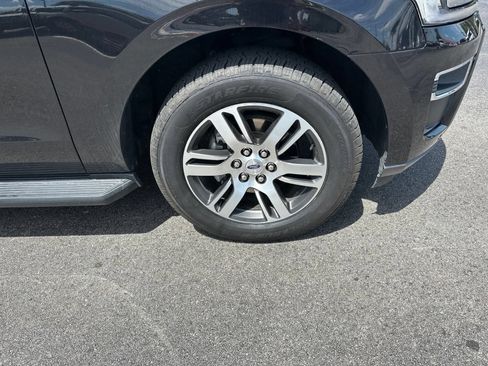 Used 2024 Ford Expedition Limited RWD image 11