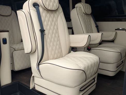 Used 2024 Mercedes-Benz Sprinter 3500 image 17
