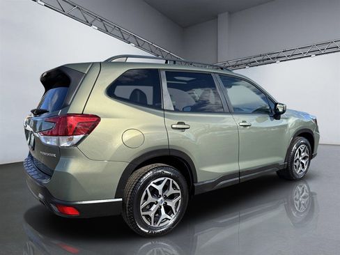 Used 2019 Subaru Forester Premium image 7