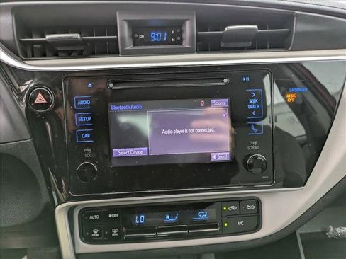 Used 2019 Toyota Corolla LE image 13