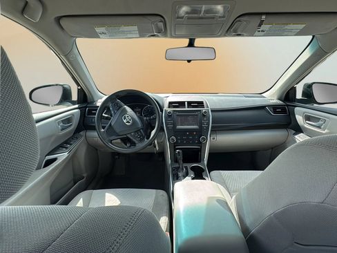 Used 2017 Toyota Camry LE FWD image 13