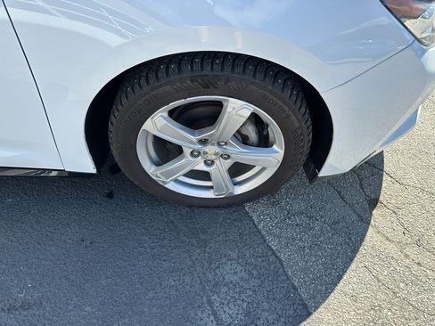 Used 2018 Chevrolet Volt LT w/ Comfort Package image 11