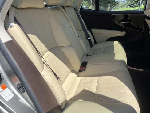 Used 2019 Lexus LS 500 w/ Interior Upgrade Package RWD image 24
