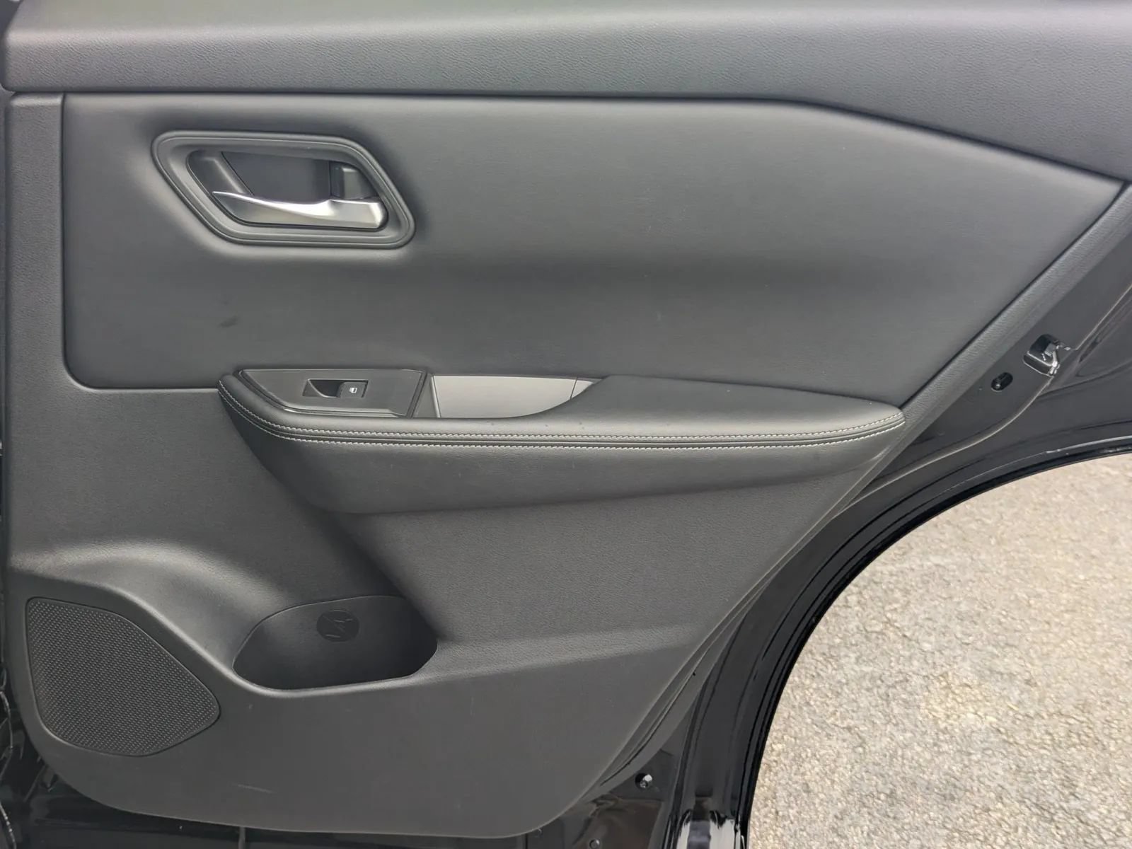 Certified 2024 Nissan Rogue SV FWD image 15
