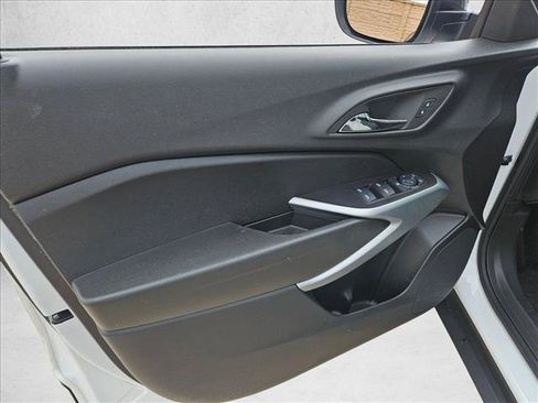 Used 2025 Chevrolet Trax RS w/ Driver Confidence Package FWD image 13