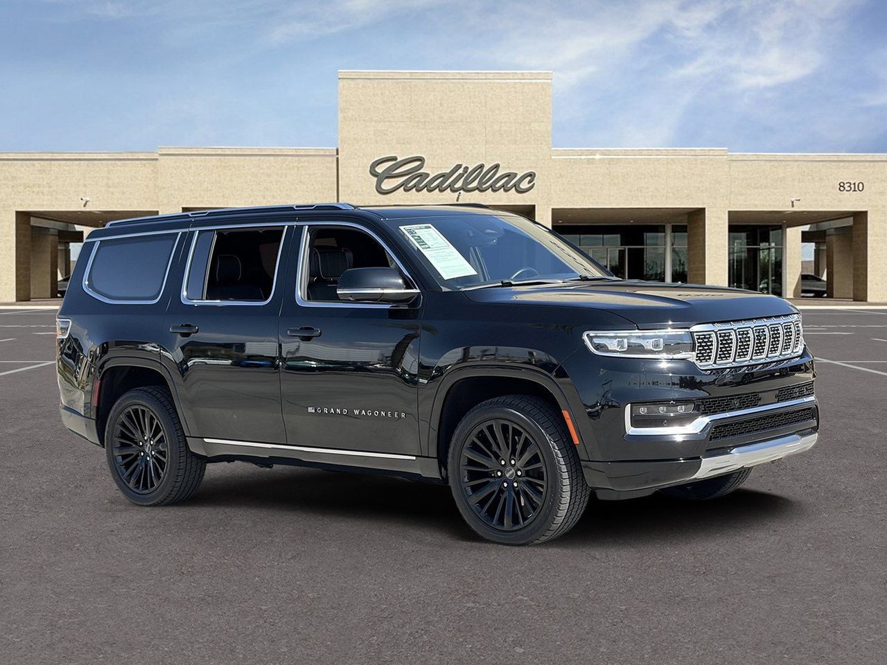 Used 2023 Jeep Grand Wagoneer Series III AWD/4WD image 3