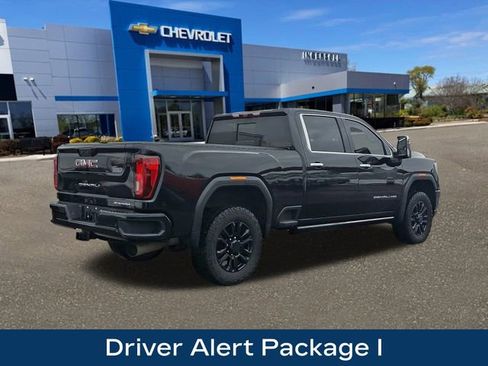Used 2023 GMC Sierra 3500 Denali w/ Denali Black Diamond Edition image 9