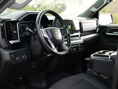 Used 2022 Chevrolet Silverado 1500 LT image 9