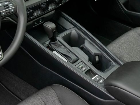 Used 2025 Honda Accord SE image 11