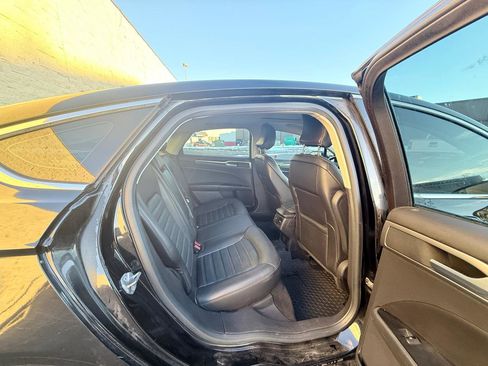 Used 2016 Ford Fusion SE w/ Equipment Group 202A image 12