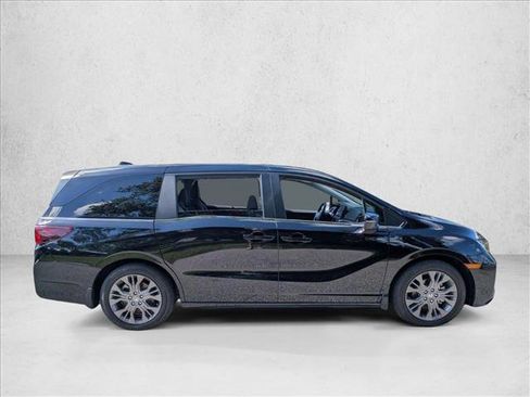 Used 2025 Honda Odyssey Touring image 2