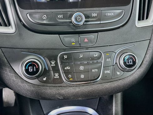 Used 2022 Chevrolet Malibu LT FWD image 23