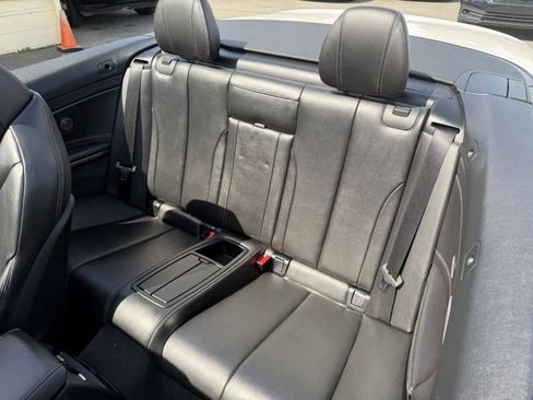 Used 2018 BMW M4 Convertible RWD image 19