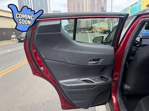 Used 2019 Toyota C-HR FWD image 10