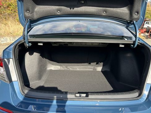 Used 2025 Honda Civic Sport image 25