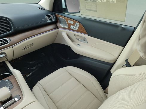 New 2026 Mercedes-Benz GLS 450 4MATIC image 9