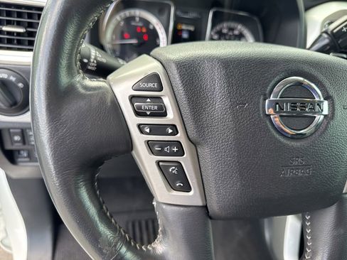 Used 2018 Nissan Titan PRO-4X w/ Pro-4x Convenience Package AWD/4WD image 60