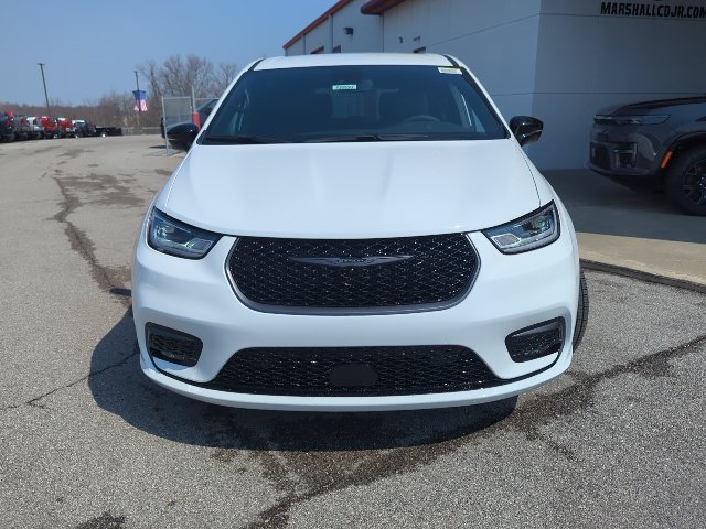 New 2026 Chrysler Pacifica Select FWD image 3