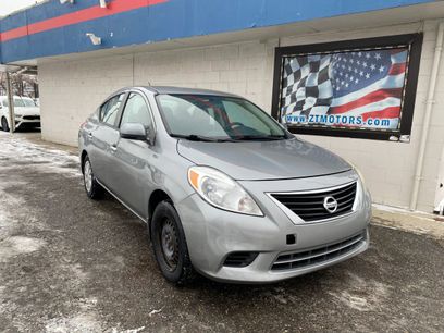 Used 2013 Nissan Versa SV w/ Convenience Pkg