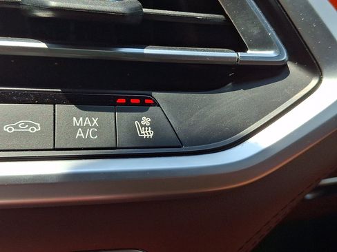 Used 2022 BMW ALPINA XB7 AWD/4WD image 22