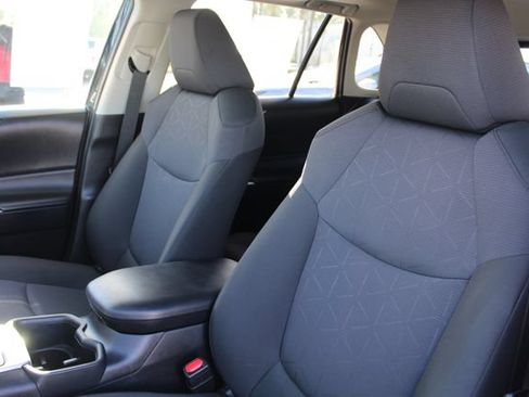 Certified 2025 Toyota RAV4 XLE w/ Convenience Package FWD image 52