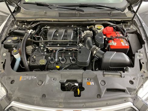 Used 2015 Ford Taurus Limited w/ Equipment Group 301A FWD image 28