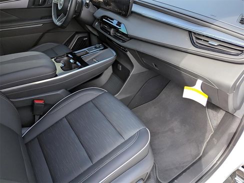 New 2025 Buick Enclave Sport Touring w/ Super Cruise Package image 17