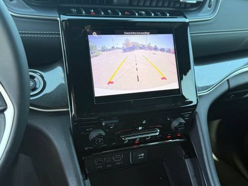 Used 2023 Jeep Grand Cherokee Altitude RWD image 21