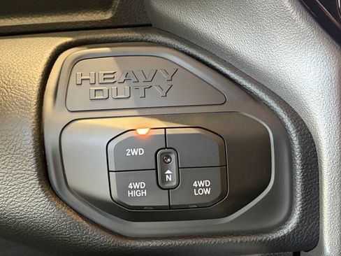 New 2026 RAM 2500 Laramie AWD/4WD image 23